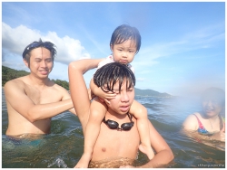 Douglas, Elsa, 世瑋