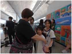 香港國際機場, May, Elsa, Aiko, 英英, Sofia, Jo