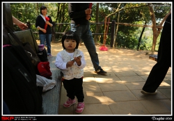 錦英苑後山, 小妹妹